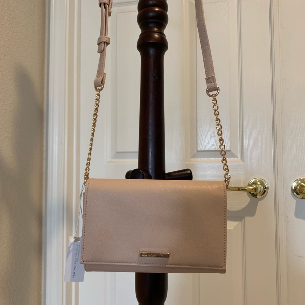 New York & Co wallet on chain